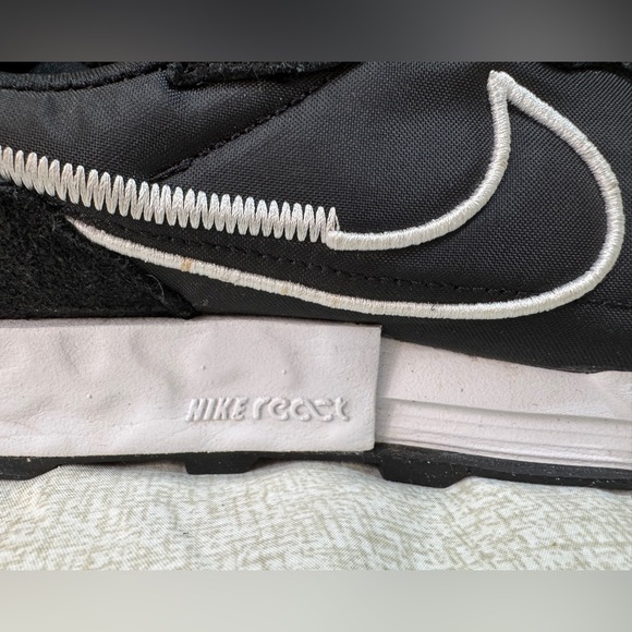 Nike Waffle Black & White Sneakers - Picture 4 of 9